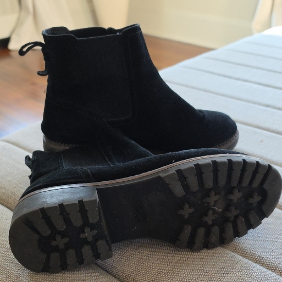 Crown Vintage Black Suede Ankle Boots - Picture 3 of 3